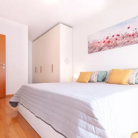 Dor'michi' Apartment *